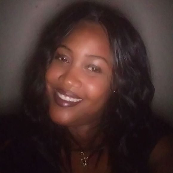 Meet your Posher, Lara - Picture 1 of 1